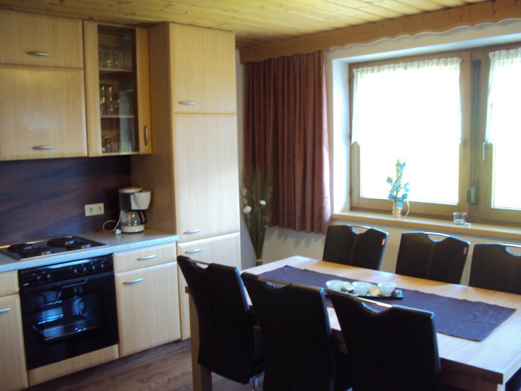 Haus Eben Apartamento Hippach Habitación foto