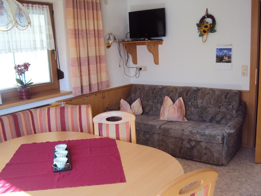 Haus Eben Apartamento Hippach Habitación foto